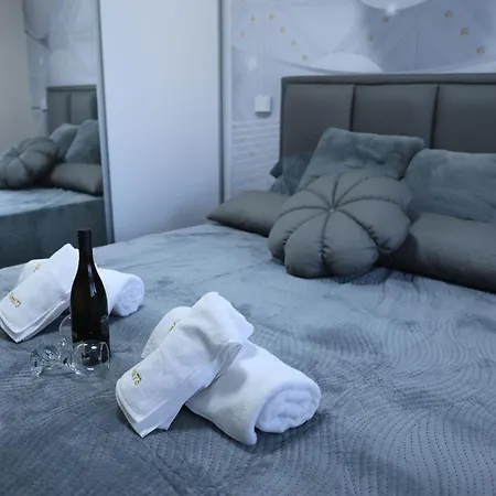 Royal73 Apartment *