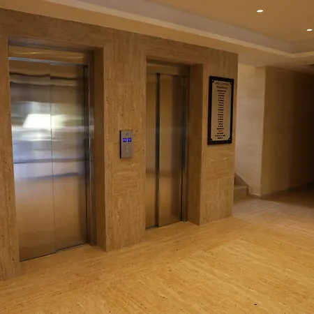 Apartment Royal73